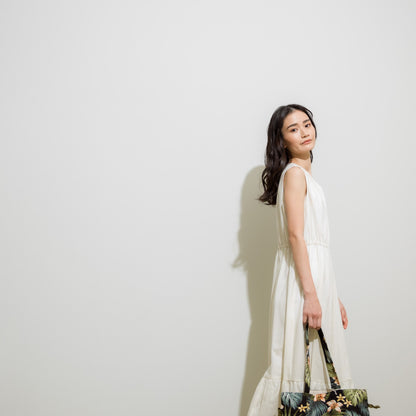 THIDA BREEZE Vネックティアードワンピース