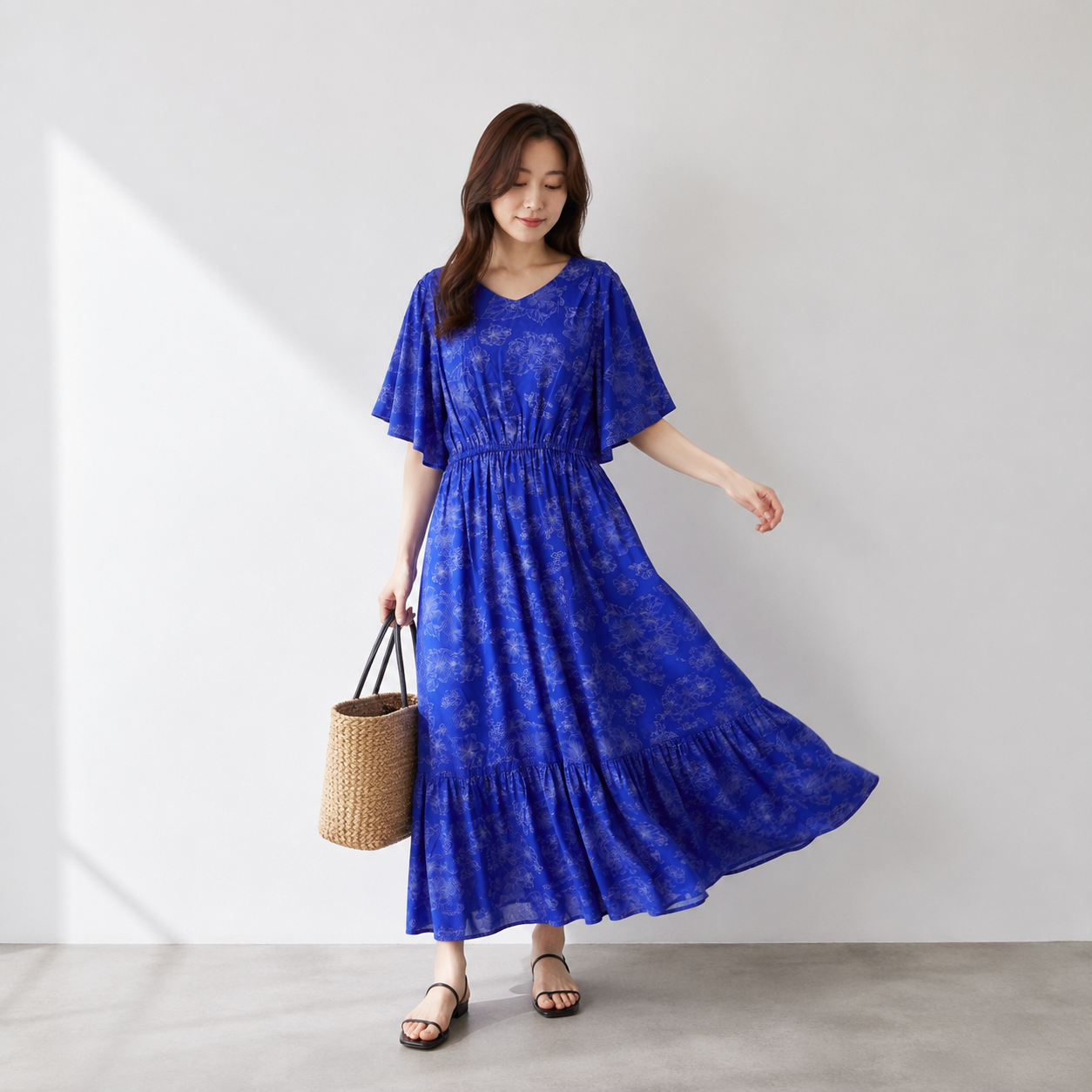 THIDA BREEZE ’26 ラインアートフレア袖ティアードワンピース