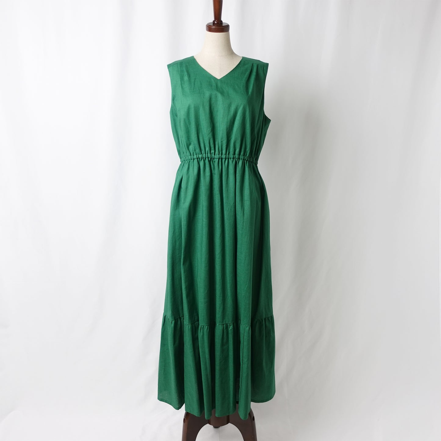 THIDA BREEZE Vネックティアードワンピース