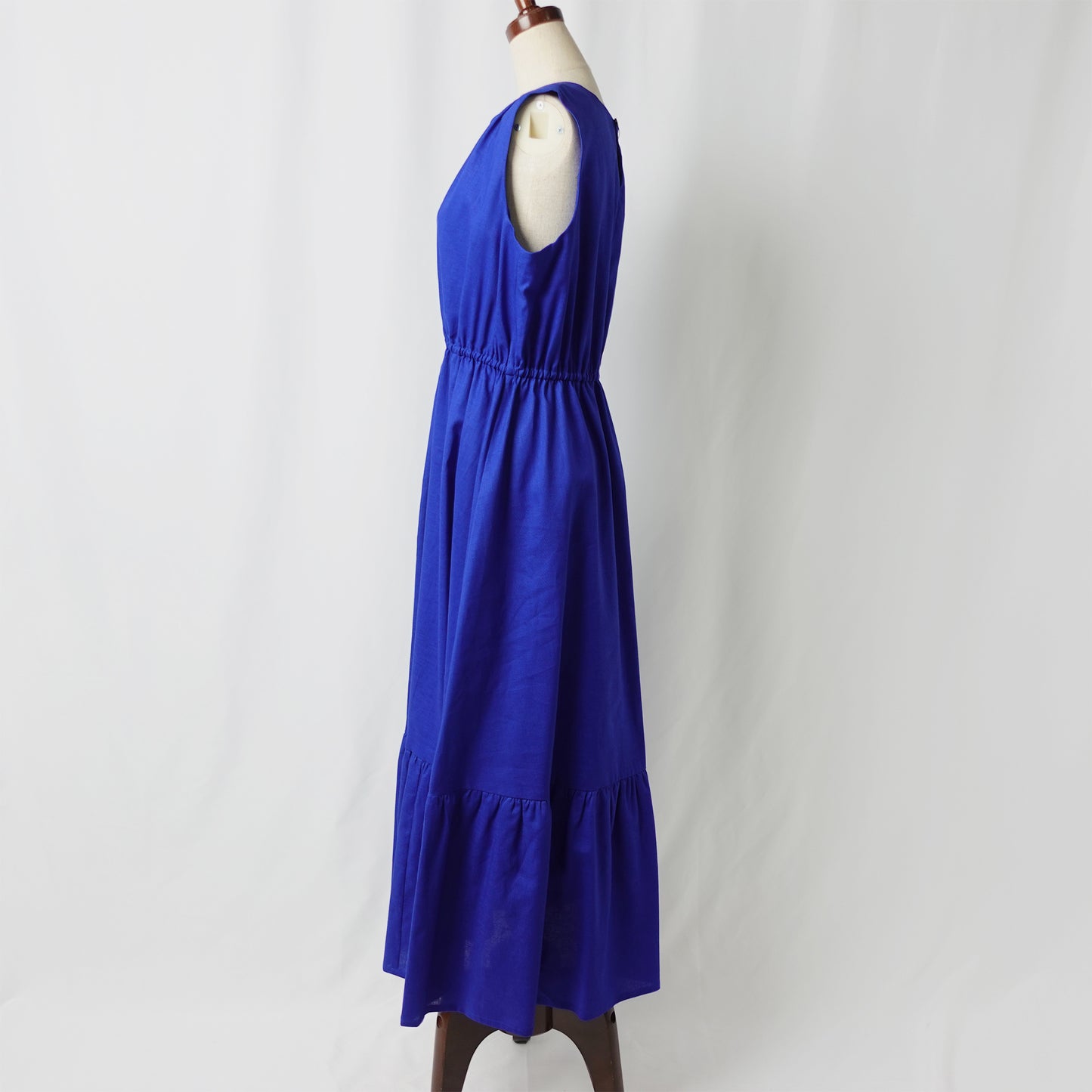 THIDA BREEZE Vネックティアードワンピース