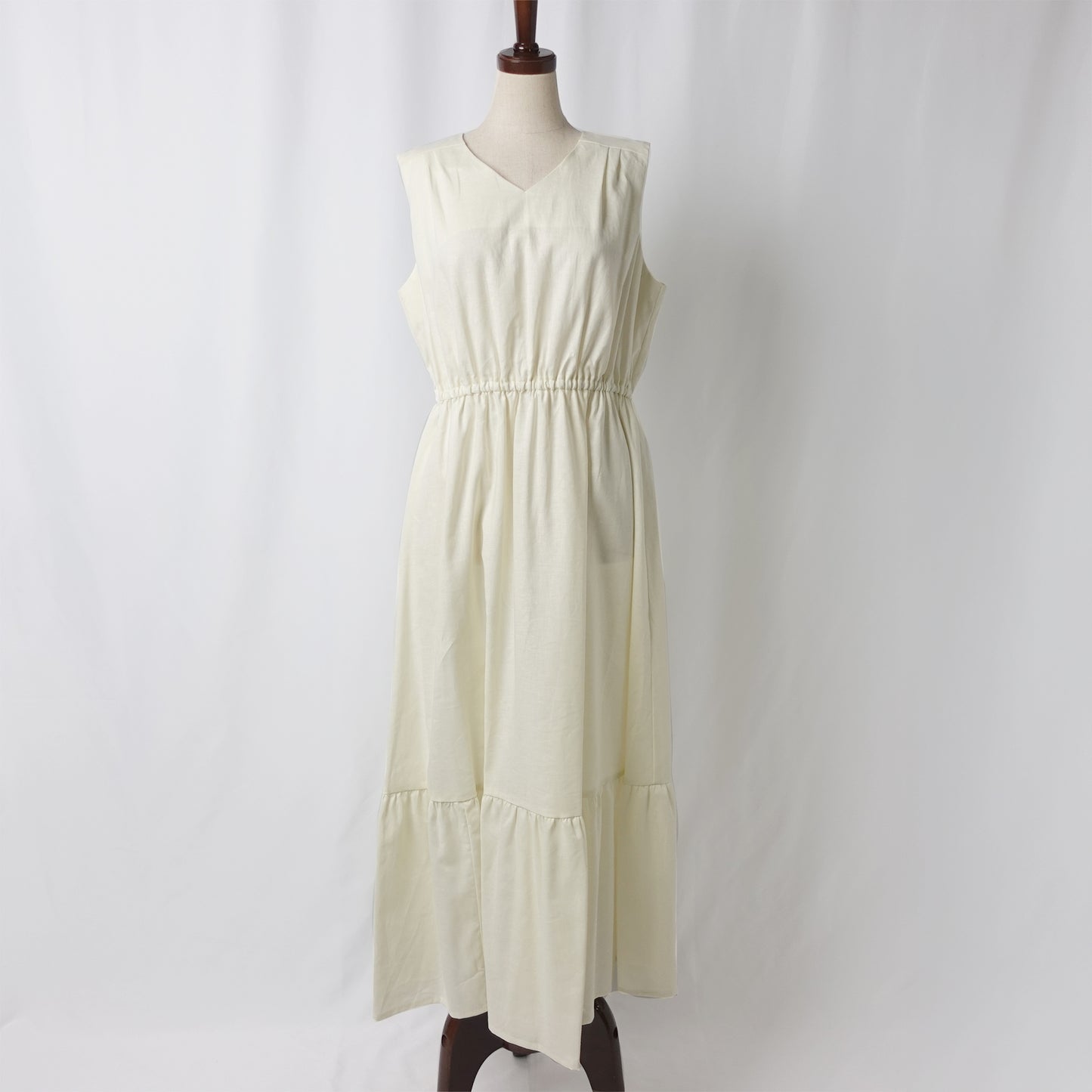 THIDA BREEZE Vネックティアードワンピース