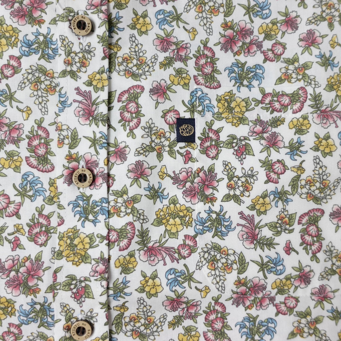 Men’s かりゆしウェア 琉花(ボタンダウン)