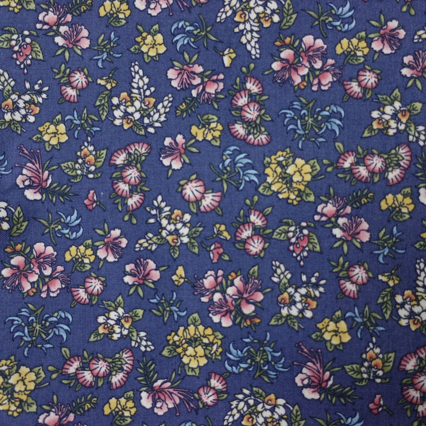 Men’s かりゆしウェア 琉花(ボタンダウン)