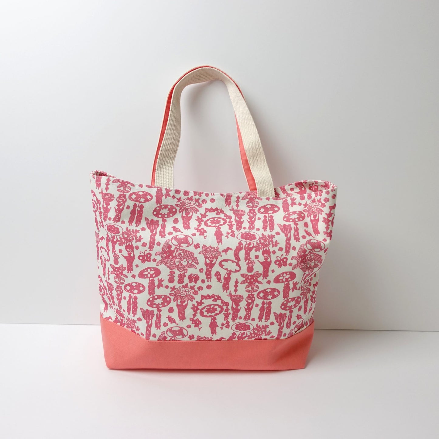 RYUKYU COLLAGE トートバッグ中(市場柄)