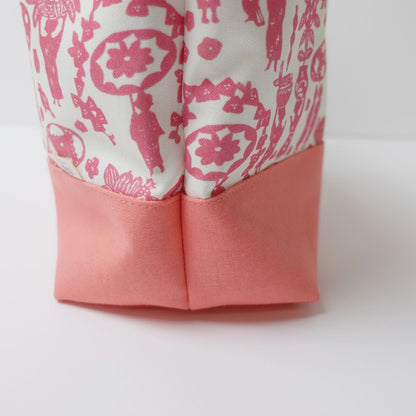 RYUKYU COLLAGE トートバッグ中(市場柄)