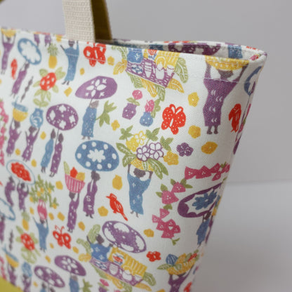 RYUKYU COLLAGE トートバッグ中(市場柄)