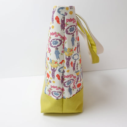 RYUKYU COLLAGE トートバッグ中(市場柄)