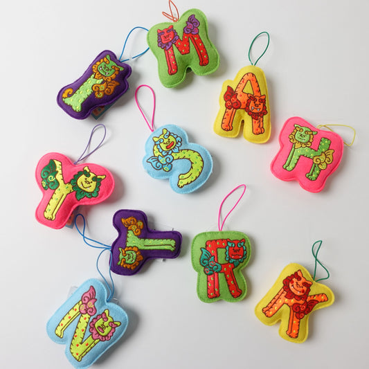 シーサーイニシャル フェルトストラップ