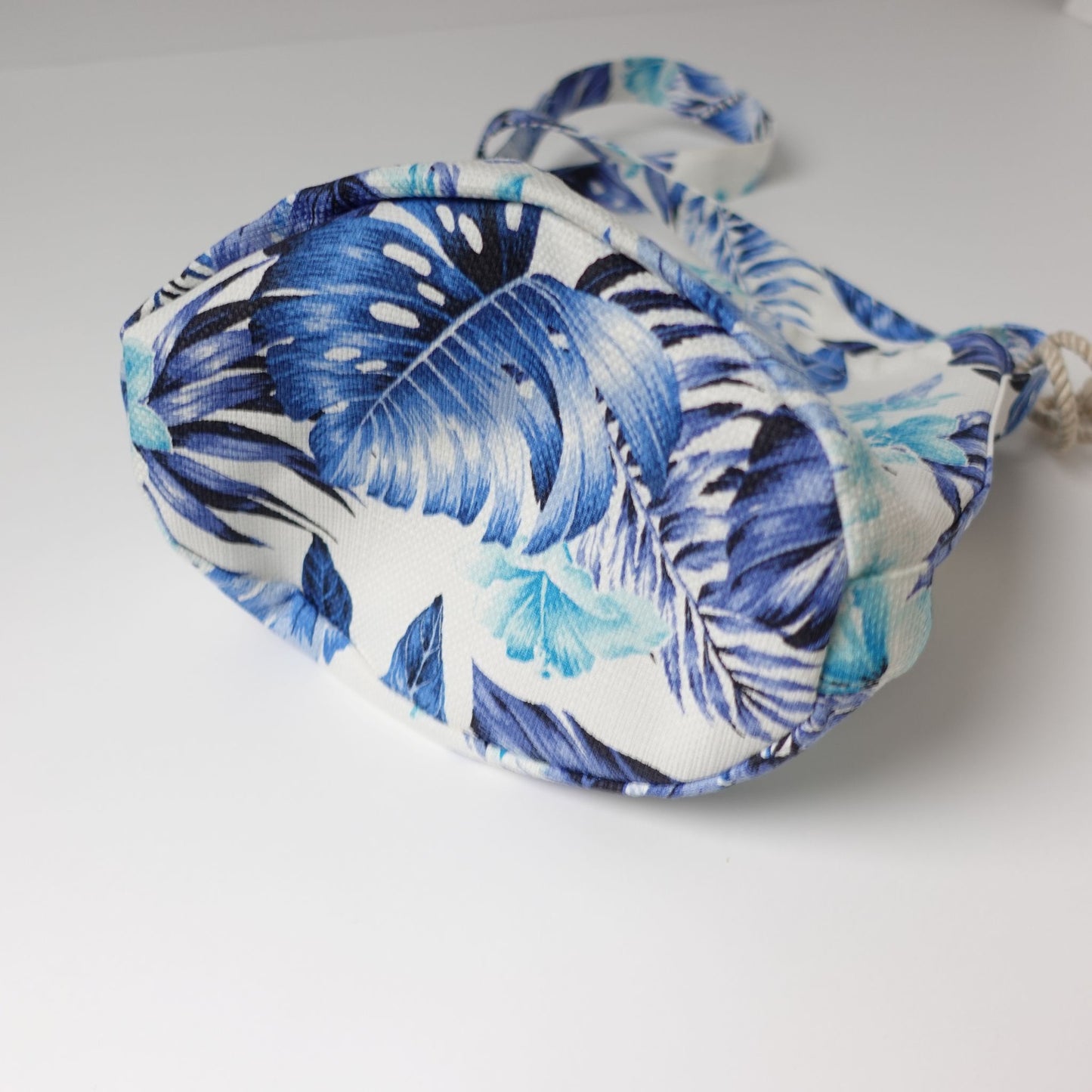 THIDA BREEZE 巾着ショルダーBag（Botanical）