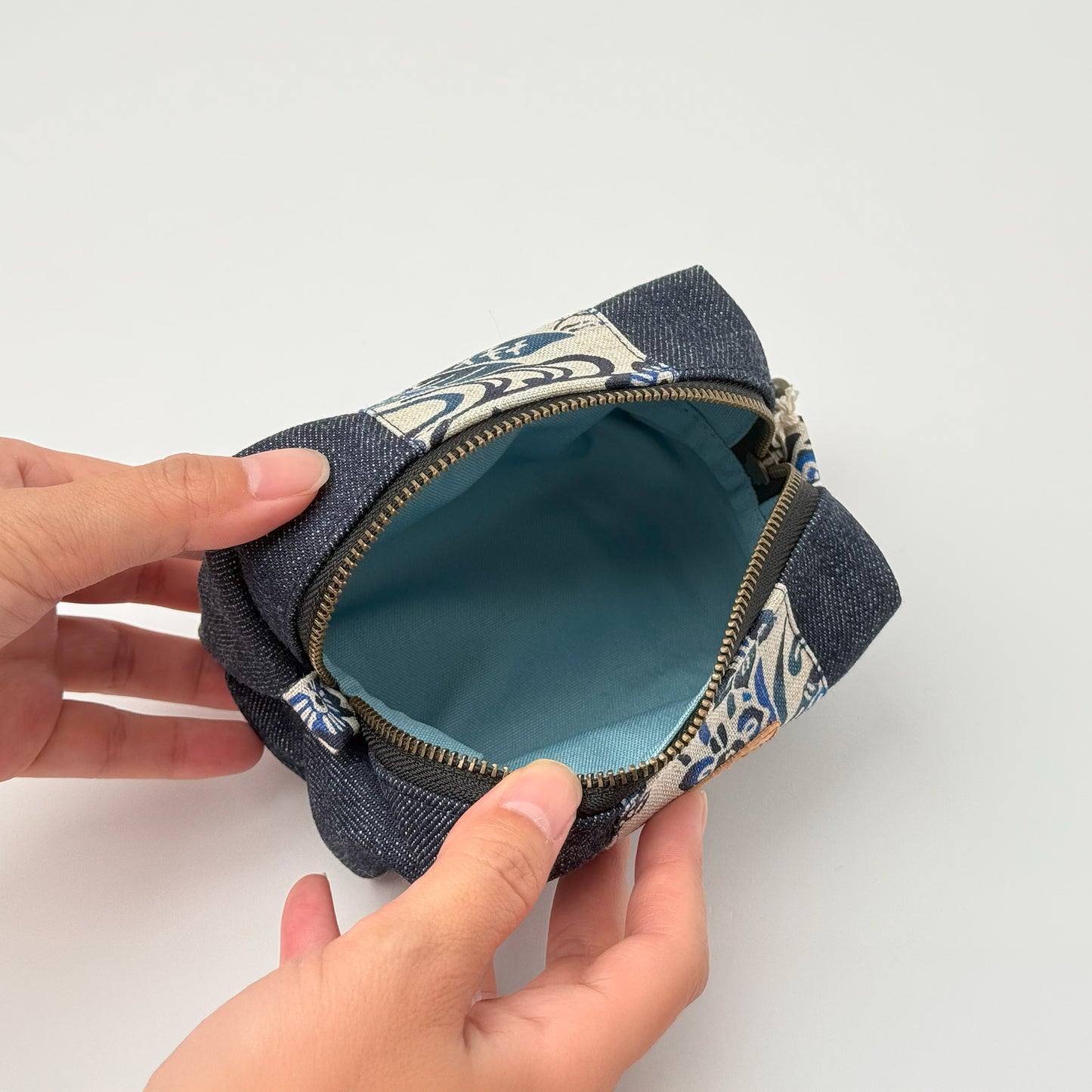 ３・７・３デニムキャラメルポーチ