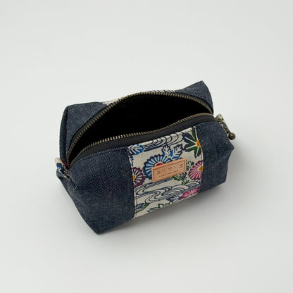 ３・７・３デニムキャラメルポーチ