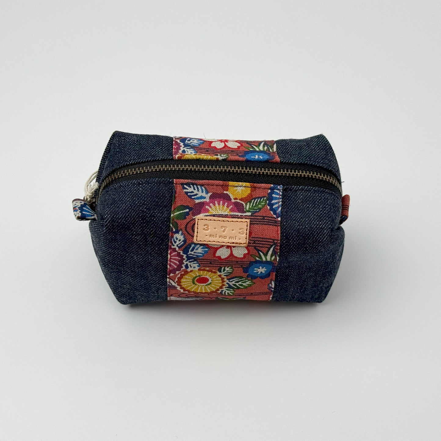 ３・７・３デニムキャラメルポーチ