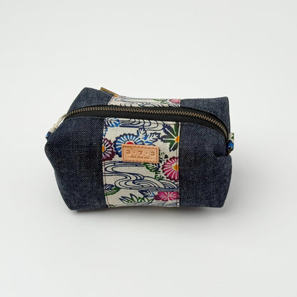 ３・７・３デニムキャラメルポーチ