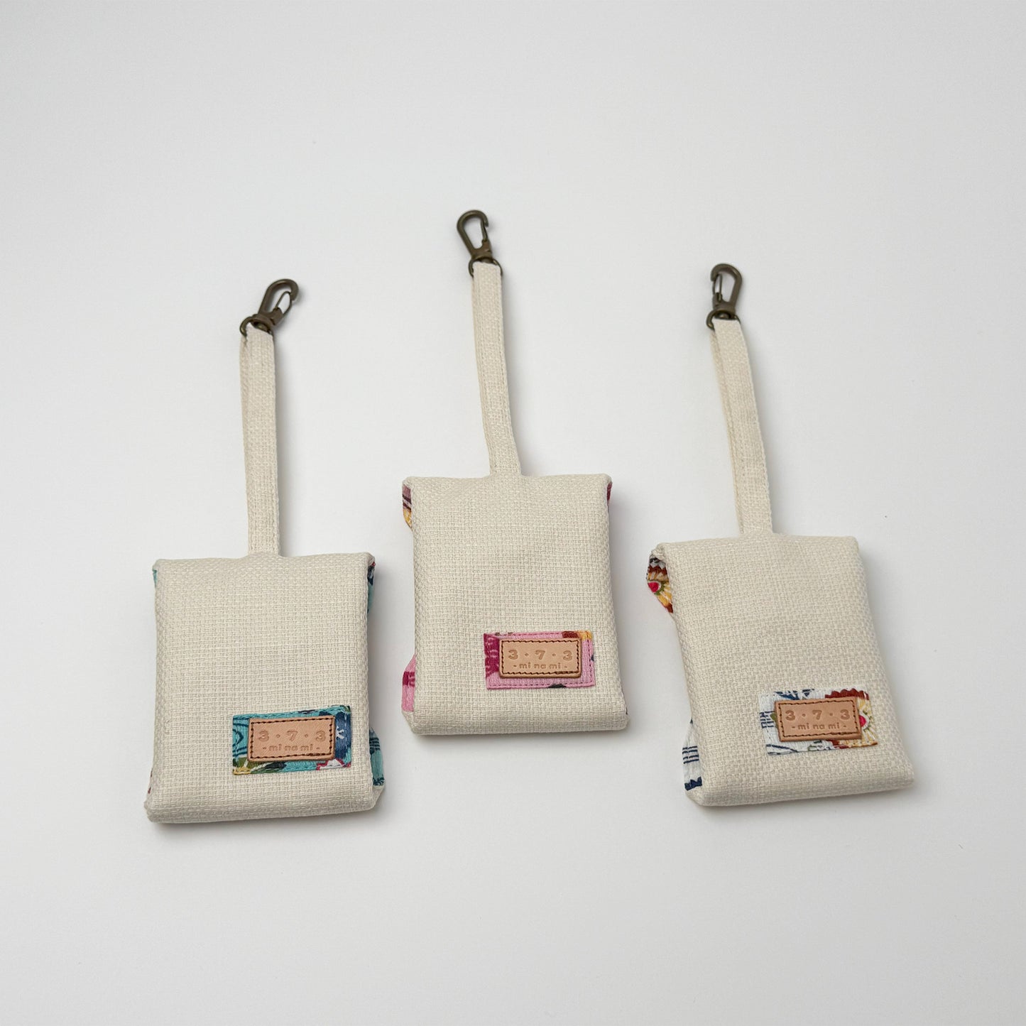 ３・７・３WHITE SPLASH キーケース