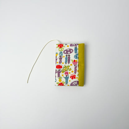 RYUKYU　COLLAGE ブックカバー(市場柄)