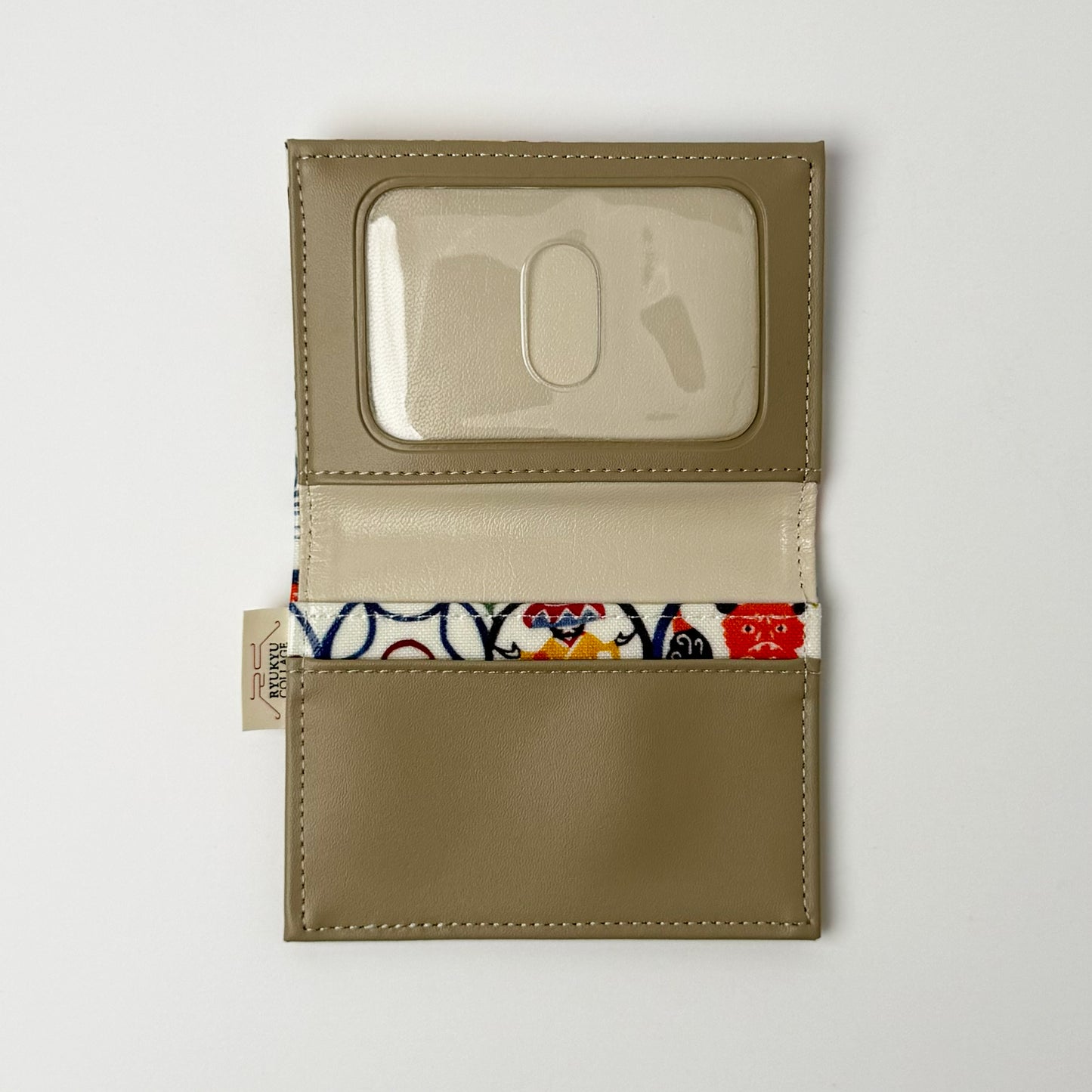 RYUKYU　COLLAGE パスケース(ちゃんぷるー柄)